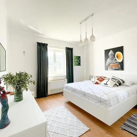 Melisa With Balcony & Free Parking *