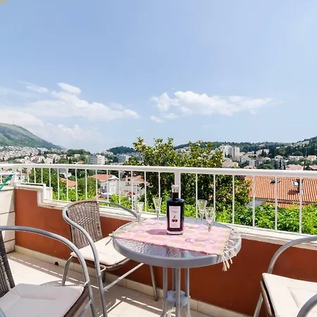 Apartment Melisa With Balcony & Free Parking *